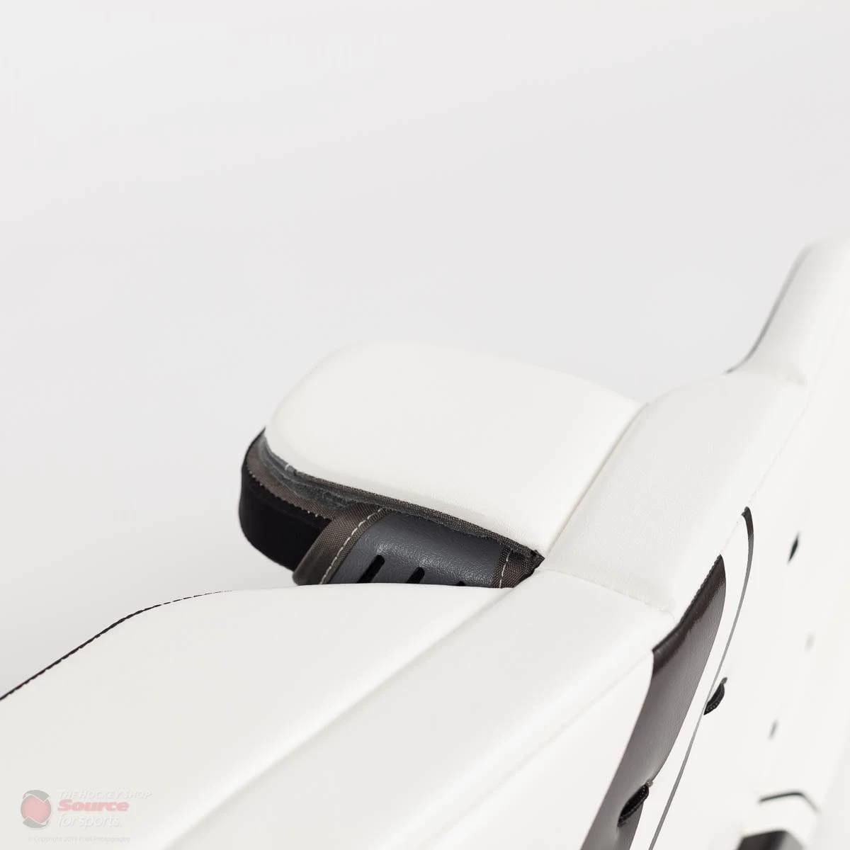 Warrior Ritual G4 Youth Goalie Leg Pads 5 Warrior Ritual G4 Youth Goalie Leg Pads - Image 5