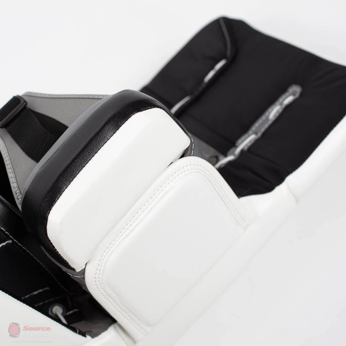 Warrior Ritual GT2 Intermediate Goalie Leg Pads 7 Warrior Ritual GT2 Intermediate Goalie Leg Pads - Image 7